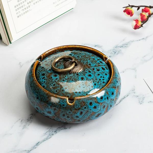 Ashtray creative personality trend anti-fly ash ins wind home living room atmospheric ash with cover cute girl