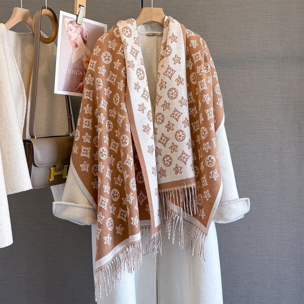 Autumn and winter new retro imitation cashmere jacquard scarf women's versatile thickened warm scarf long fringed shawl