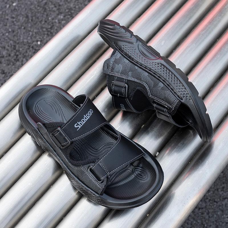 Slippers men's fashion brand light sandals 2025 new out cool slippers summer Internet celebrity beach one-word