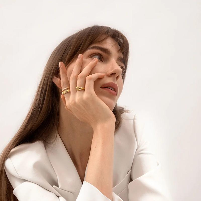 Double-Layer Hollow Micro-Set Diamond Copper Plated 18K Real Gold Ring, Fashionable Commuter Must Enter, Simple Temperament Unique Ring