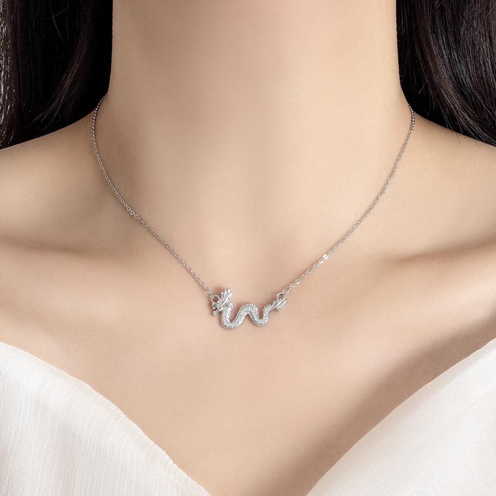 Chinese Style Domineering Natal Year Dragon Pendant Necklace, Light Luxury Temperament Design Sense Twelve Zodiac Collarbone Chain