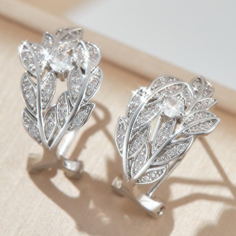 

Luxurious Sparkling Zircon Leaf Hanging Women s Earrings, Suitable As Gifts for Brides Wedding Banquets