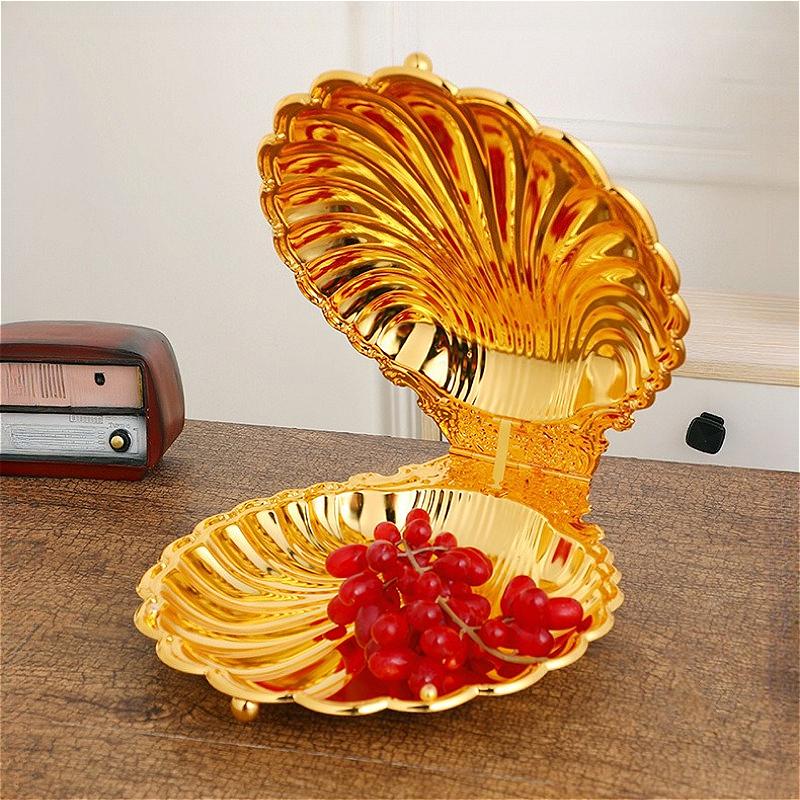 Scatola per caramelle a forma di conchiglia creativa, Ciotola per frutta in lega di zinco dorata traforata, Piatto da portata per decorazione domestica retro di lusso leggero