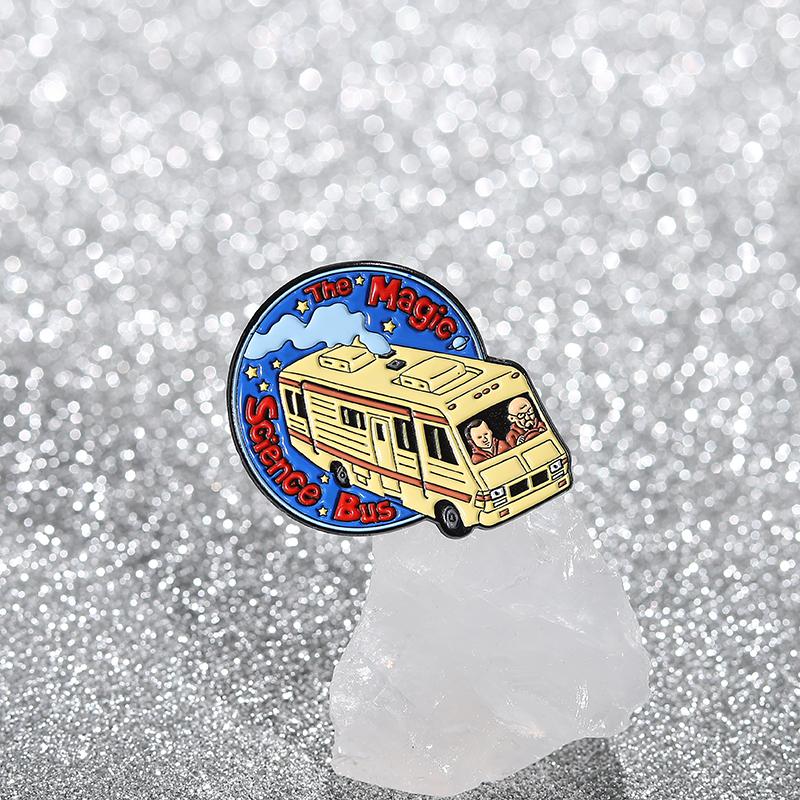 Anime Filme Emaille Pins Custom Autos Busse Broschen Anstecknadeln Kleidung Cartoon Lustiger Schmuck Geschenk für Kinder Freunde