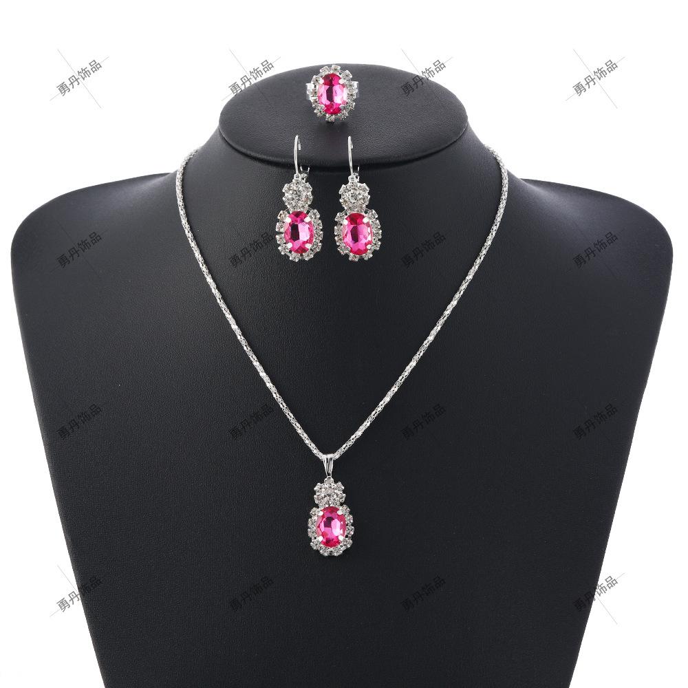 Europejski i Amerykański Zestaw Biżuterii w Kształcie Serca - Naszyjnik, Kolczyki i Pierścionek z Diamentową Zawieszką.