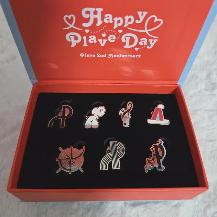 

PLAVE Набор значков ко 2-й годовщине