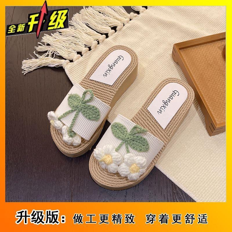 Thick-soled one-word beach shoes for travel wear 2025 summer new comfortable, lightweight and heightening holiday flower slippers