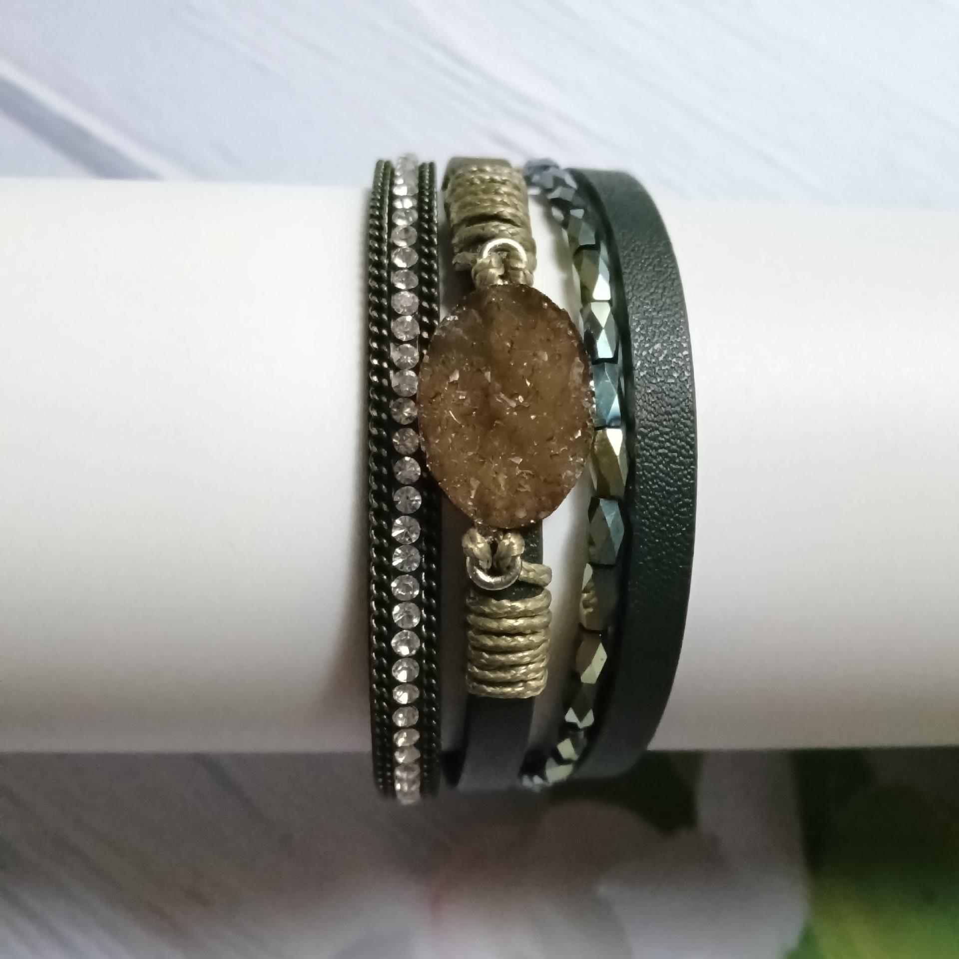 European Retro-Style Magnetic Buckle Bracelet with Diamond Inlay and Multilayer PU Leather Design