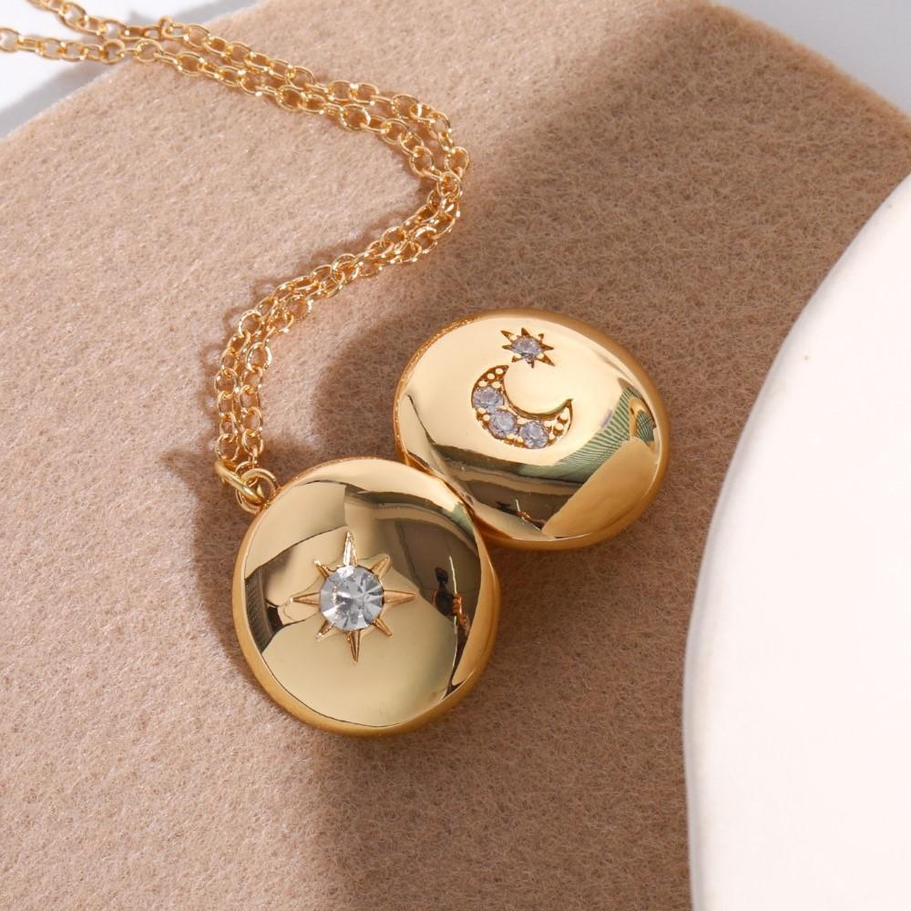 Butterfly Shell Album Photo Frame Necklace Vintage Openable Necklace Plated With Real Gold Color Retention
