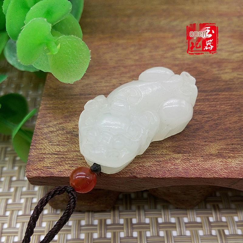 Afghan White Jade Three-Dimensional Pixiu Pendant