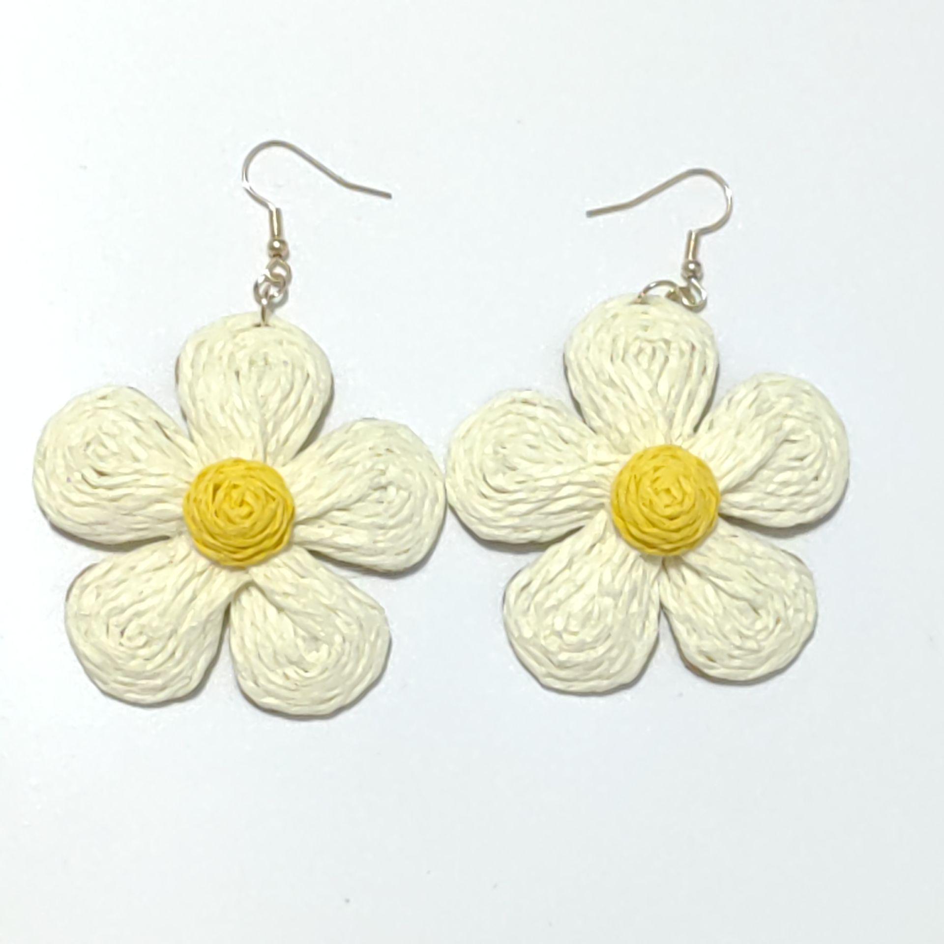 Hand-Woven Raffia Flower Earrings: Colorful, Sweet, Exaggerated Drops