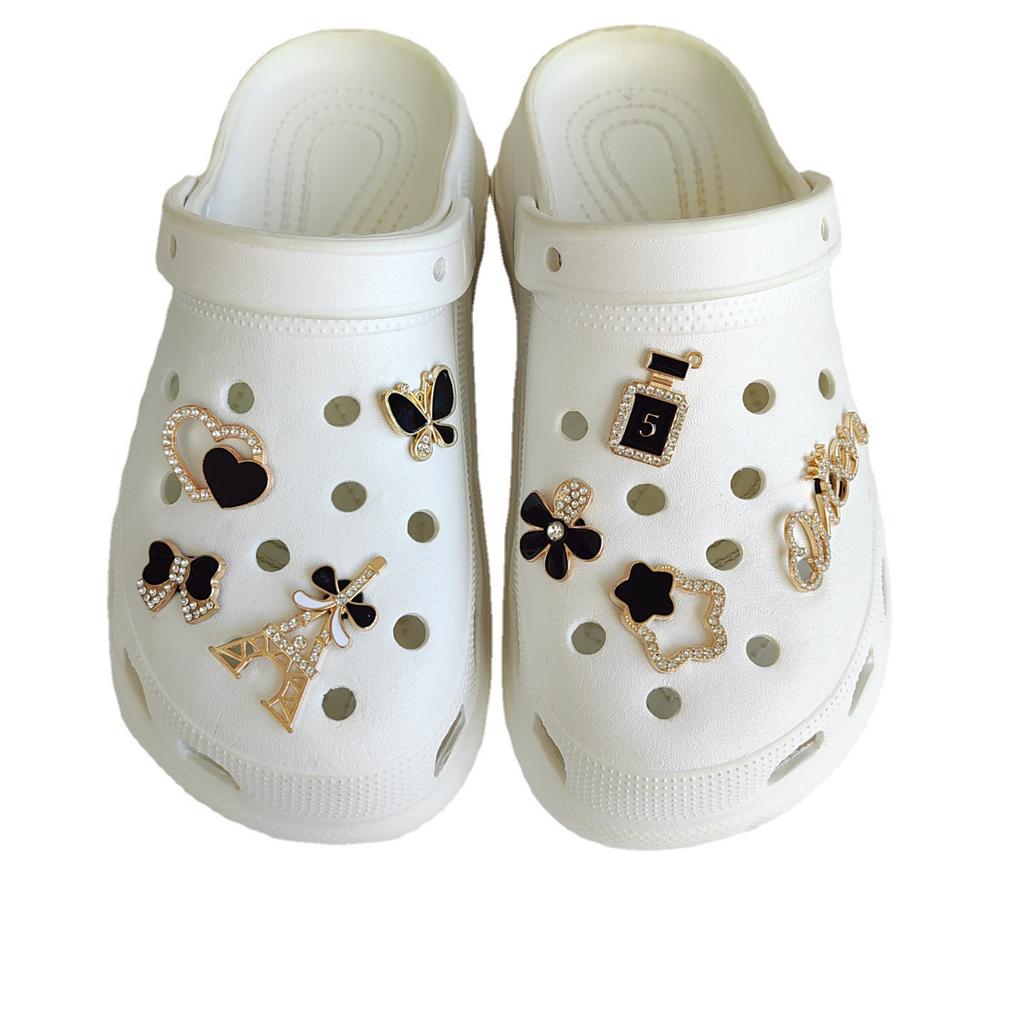 Neue Lochschuhe Schuhschnalle DIY Jinta Liebe Strassschuhe Blume Schuhschnalle Gartenschuhe Dekoratives Zubehör Set