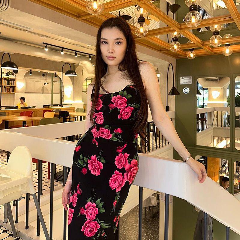 

Xiaoke Wiwi Платье-слинг с принтом в западном стиле без спины Женское летнее новое сексуальное облегающее стройнящее юбка по бедрам Black L