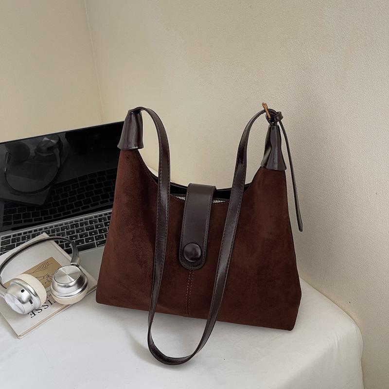 

Популярная в этом году модная ретро-сумка для поездок на работу женская 2025 осень новая простая корейская версия сумка-мессенджер сумка-тоут женская темно-коричневого