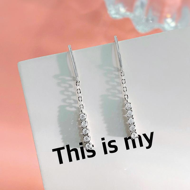 Simple Zircon Tassel Earrings for Women with Niche Design High-end Geometric New Earrings