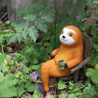1 Stück entzückendes Faultier Harz Schaukelstuhl Ornament Harz Garten Entspannender Schaukelstuhl für Hof Garten Außen Schreibtisch Dekoration