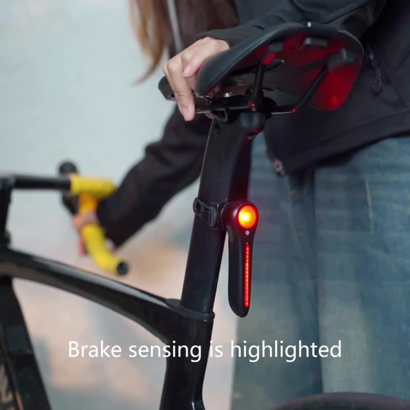 Luce Posteriore LED per Ciclismo Bicicletta Luce Posteriore Bicicletta Torcia Sicura Luci Posteriori Bicicletta Luce Posteriore Bicicletta con Sensore di Frenata