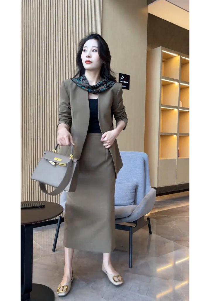 3022 Plus Size Women's Fashion Suit with Flowing Ribbon and Half Skirt - Slimming Two-Piece Commuting Set