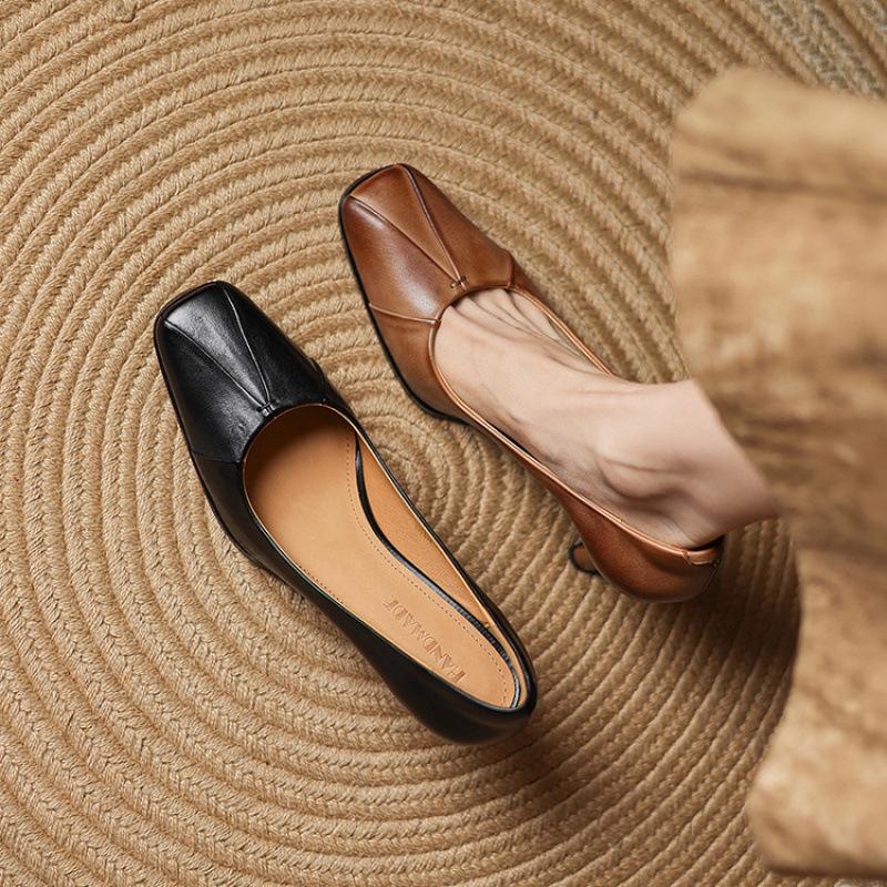 New Comfortable One-pedal Single Shoes Square Head Four-season Small Leather Shoes Women's Fine Heel Large Size Shoes Leather Casual Low-top Mid