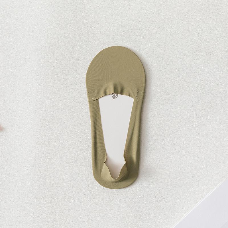 Women's Summer Solid Color Ice Silk Shallow Mouth Invisible Non Slip Cotton Bottom Boat Socks