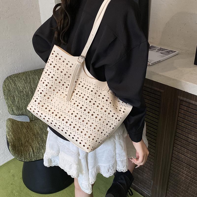 Large-capacity Hollow Bag Women's Summer New Versatile Shoulder Mother and Child Bag Casual Class Tote Bag