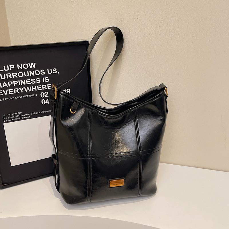 IELGY Ladies Tote Bag Shoulder Large Capacity Commuter Casual Large Bag No Pendant