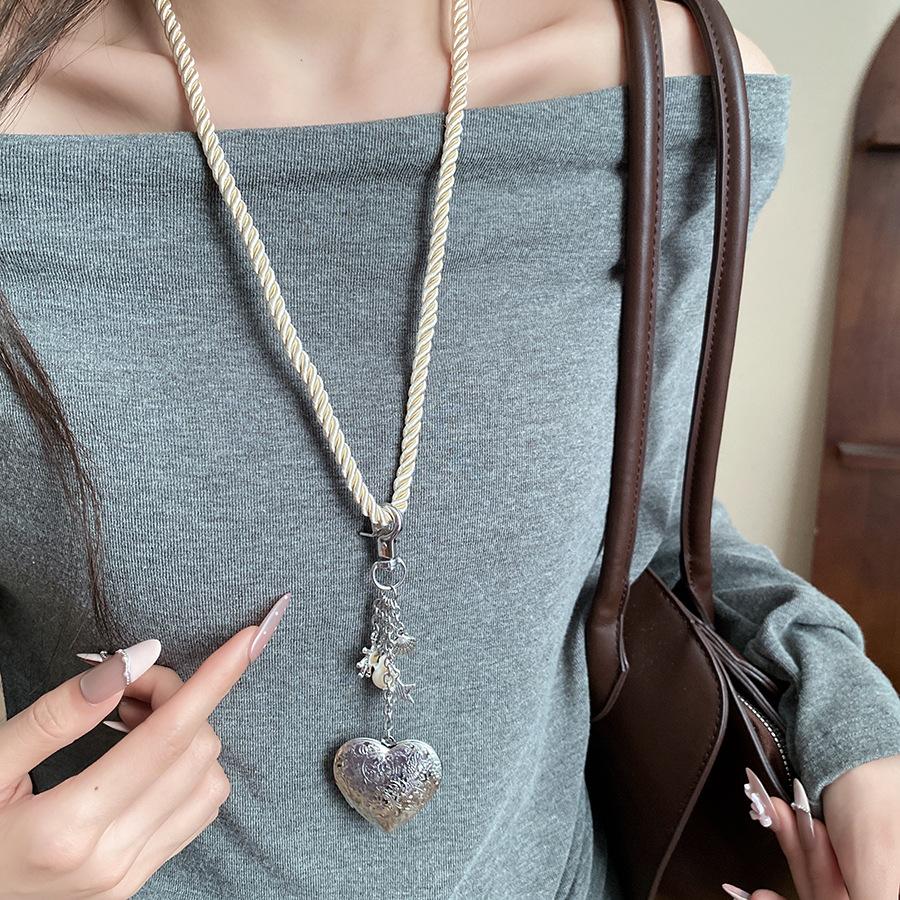 Fashion Shell Pendant Necklaces Women Heart Long Removable Keychain Sweater Chains Minimalist Design Daily Wear Gift Accessories