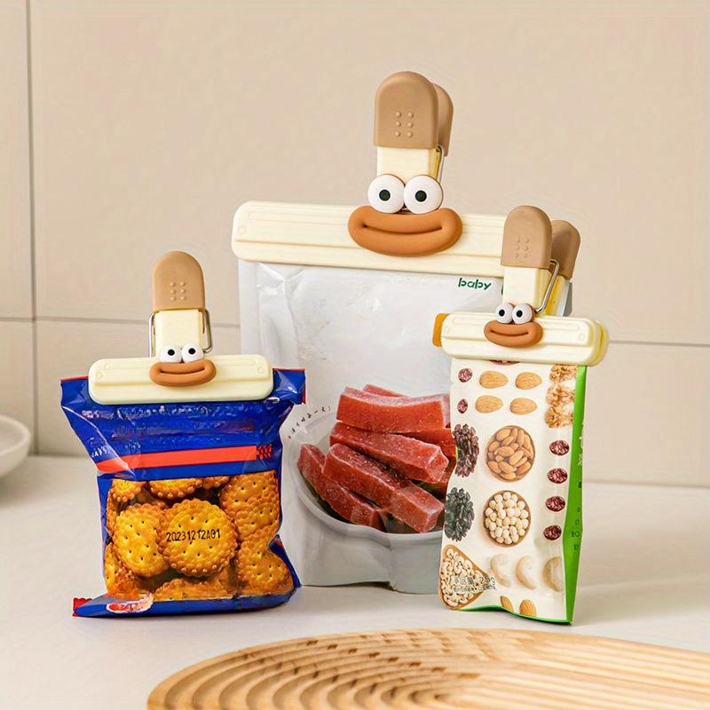 3pcs cartoon food sealing clips, moisture-proof plastic snack clips, multi-use for kitchen, office and school storage.