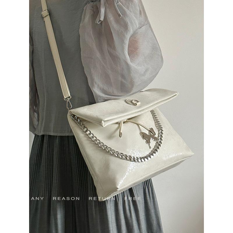 

Large-capacity commuter underarm bag women s new niche one-shoulder messenger bag high-end double shoulder tote bag