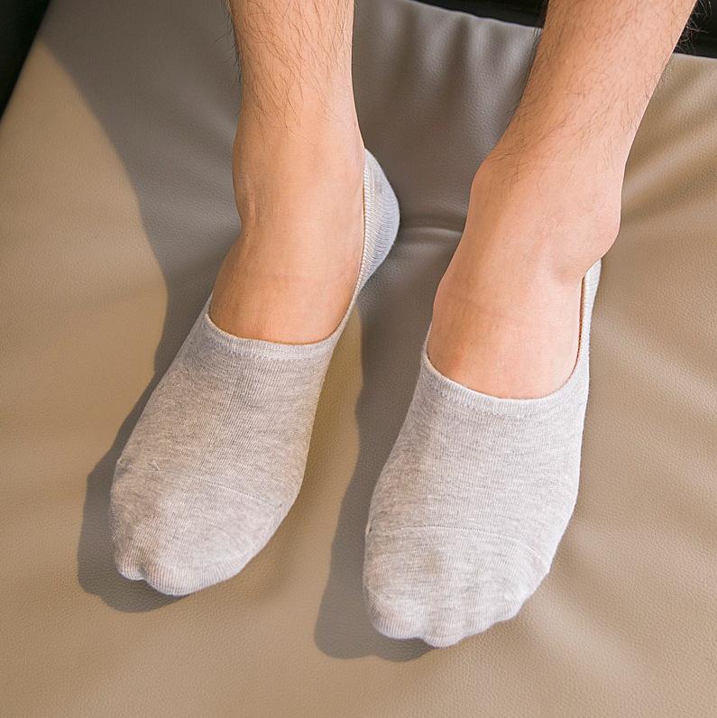 Men's Low-Cut Cotton Boat Socks - Invisible, Odor-Resistant, Sweat-Absorbent, Solid Black & White Sports Socks.