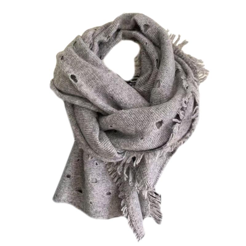 

Ragged Neck Wrap Elegant Scarf Multicolored Soft and Warm Neck Accessory for Men and Women Casual Wear сірий колір