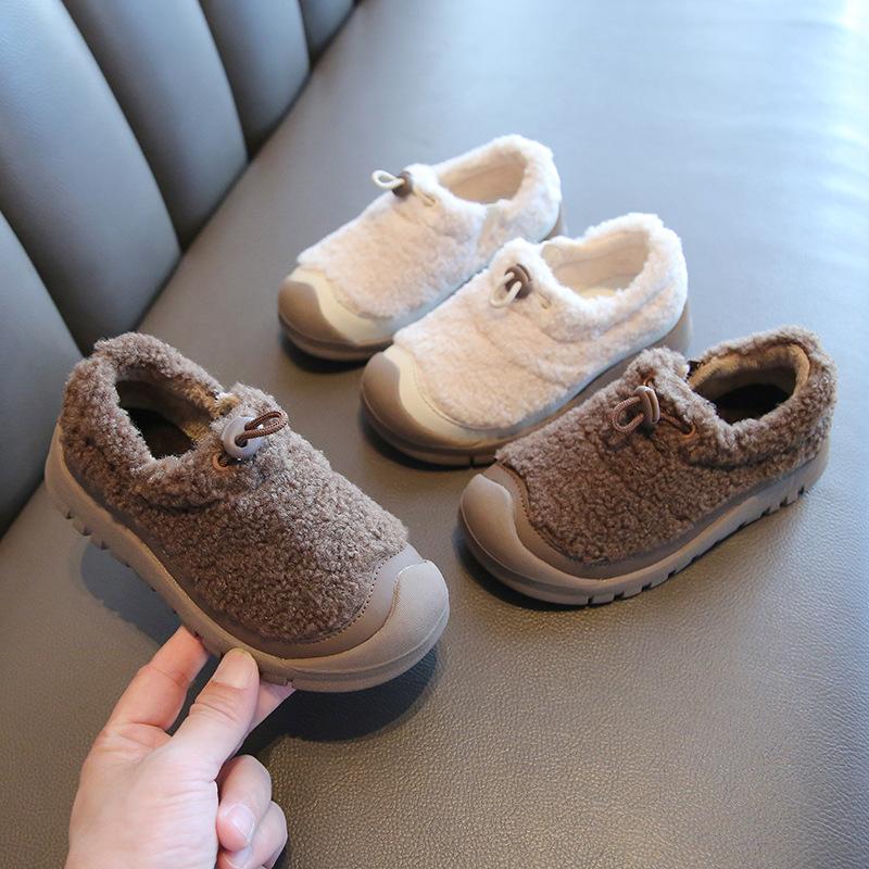 Children's wool shoes 2025 autumn and winter new small lamb's hoof cotton shoes one pedal boys and girls lamb wool warm casual shoes
