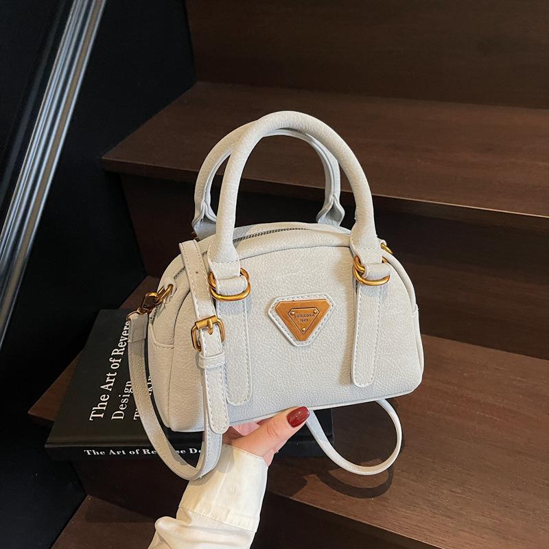 This Year's Popular Bags, Women's 2025 New Trendy Portable Pillow Bags, High-end Versatile Shoulder Bags, Messenger Bags.