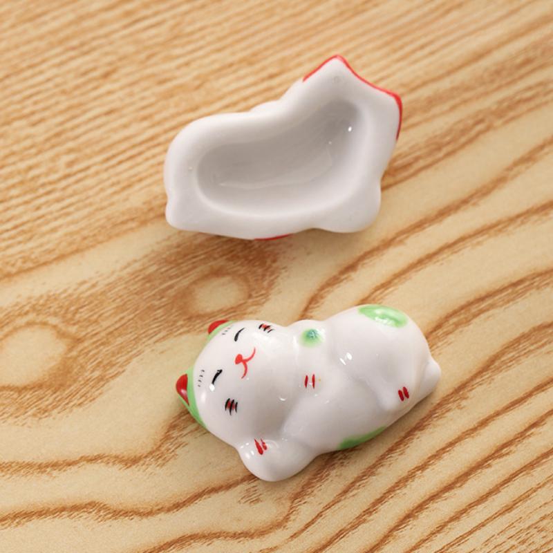 Cute Lucky Cat Ceramic Chopsticks Holder Japanese Chopsticks Forks Holder Resturant Kitchen Tableware Home Decoration 2025 New