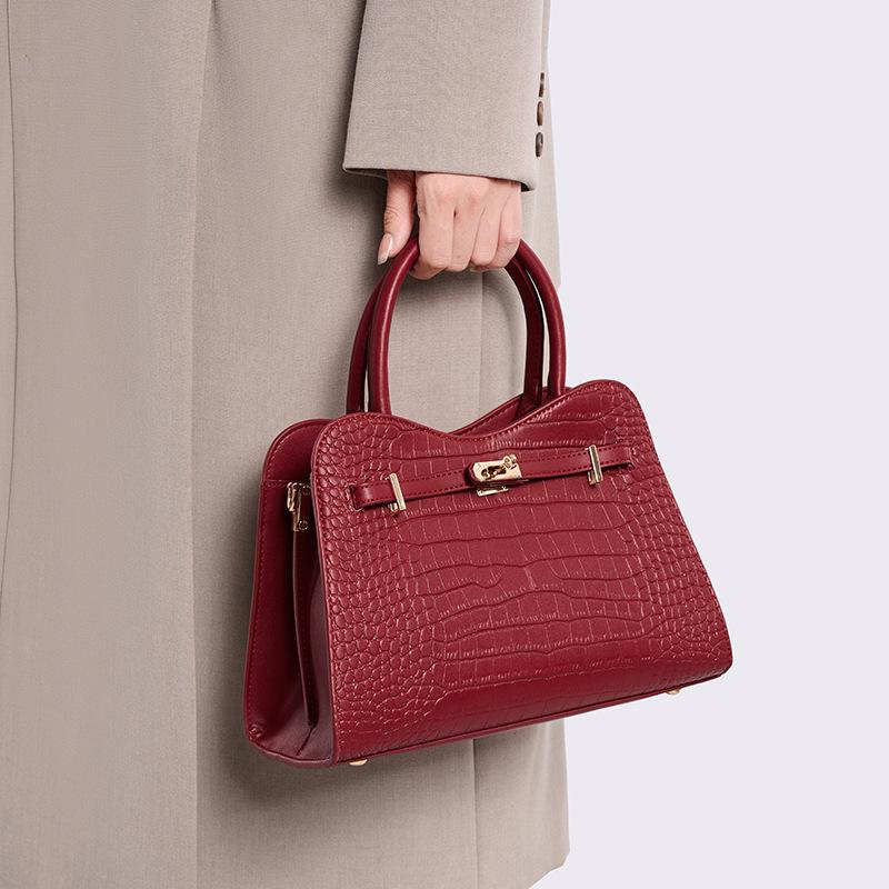 Spring And Summer Niche Fashion Texture Handbag Bag Large Capacity Shoulder Messenger Bag Foreign Style Tote Bag
