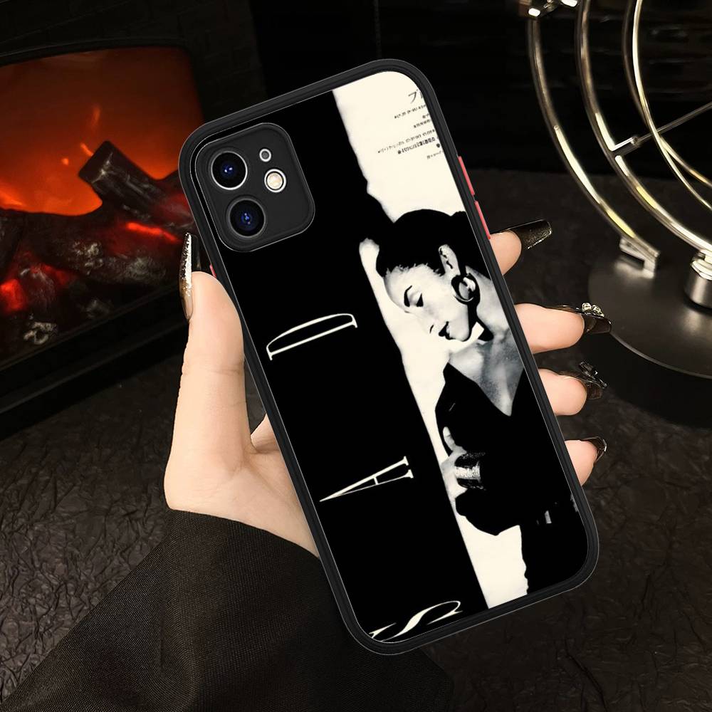 Singer Sade Adu Phone Case For IPhone 13 12 X XS MAX Pro Max 16 15 11 14 Pro Max Shockproof Matte Cover