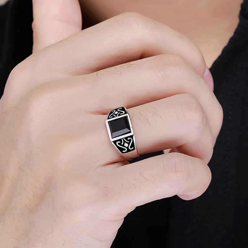Mystischer Obsidian Totemring für Männer – Trendiges Retro-Edelsteindesign