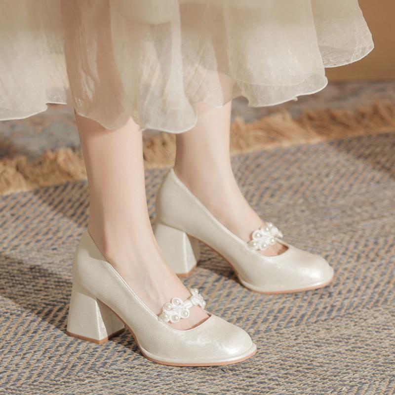 

Мода 2025 Новые каблуки во французском стиле Брендовые туфли-лодочки Свадебная обувь Босоножки Мэри Джейн Женские Милые Удобные Модные Свадебные Ретро 35 бежевый