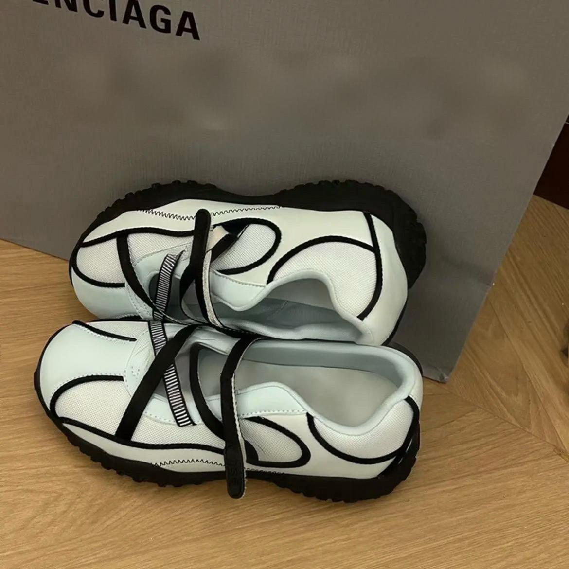 

Small inner height increase 5.5cm German training shoes women s 2025 autumn new thick-soled color matching casual Forrest Gump dad shoes 40 синий