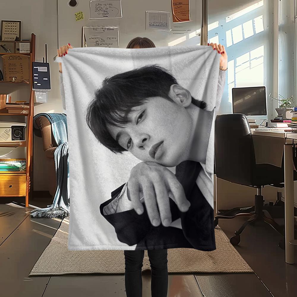 1 STuks Cha Eun-woo Print Flanellen Deken, Hoge Kwaliteit Alle Seizoenen, Woondecoratie, Warmte en Comfort, Perfect voor Kerstcadeaus