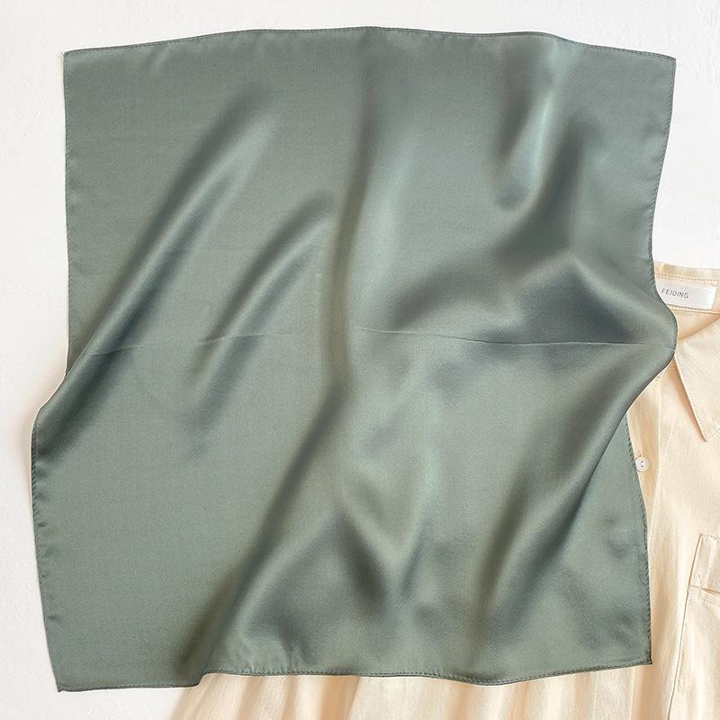 Nature Silk Neck Scarves Lady Foulard Lovely Strawberry Print Real Silk Square Scarf for Women Bag Ribbon Hairband Kerchief