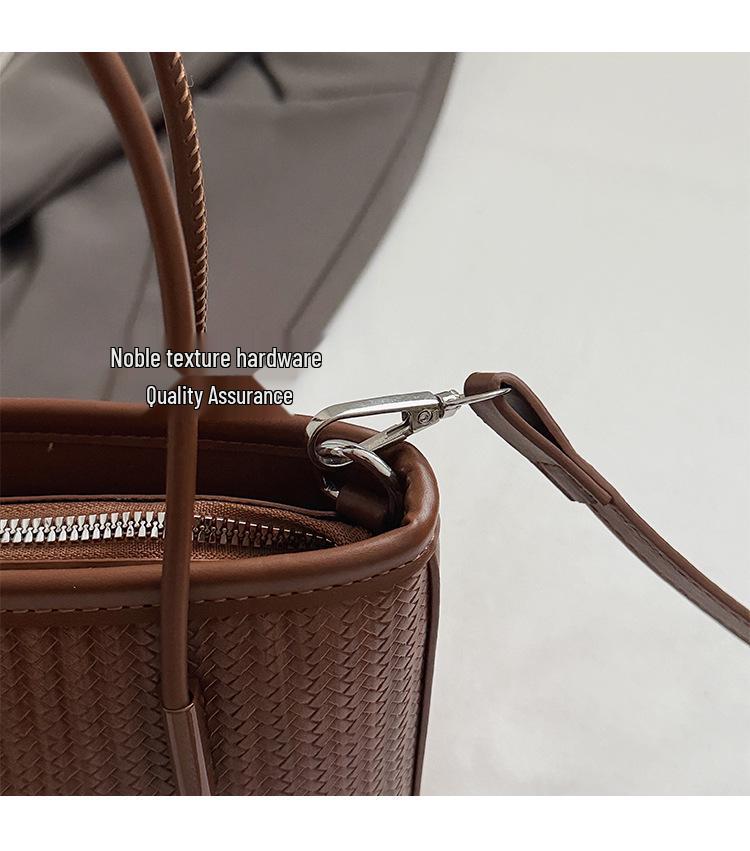Niche High-End Women's French Luxury Woven Shoulder and Crossbody Bucket Handbag