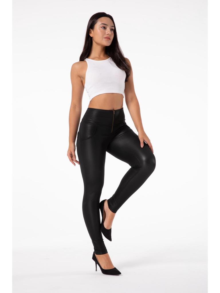 Shascullfites 2022 Pantalon de șold din piele PU piersică: Salopetă de yoga sexy pentru femei în stil european și american