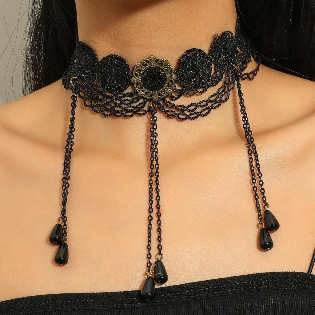 Fashion Personality Retro Black Lace Gothic Clavicle Necklace Female Exaggerated Lace Necklace Female
