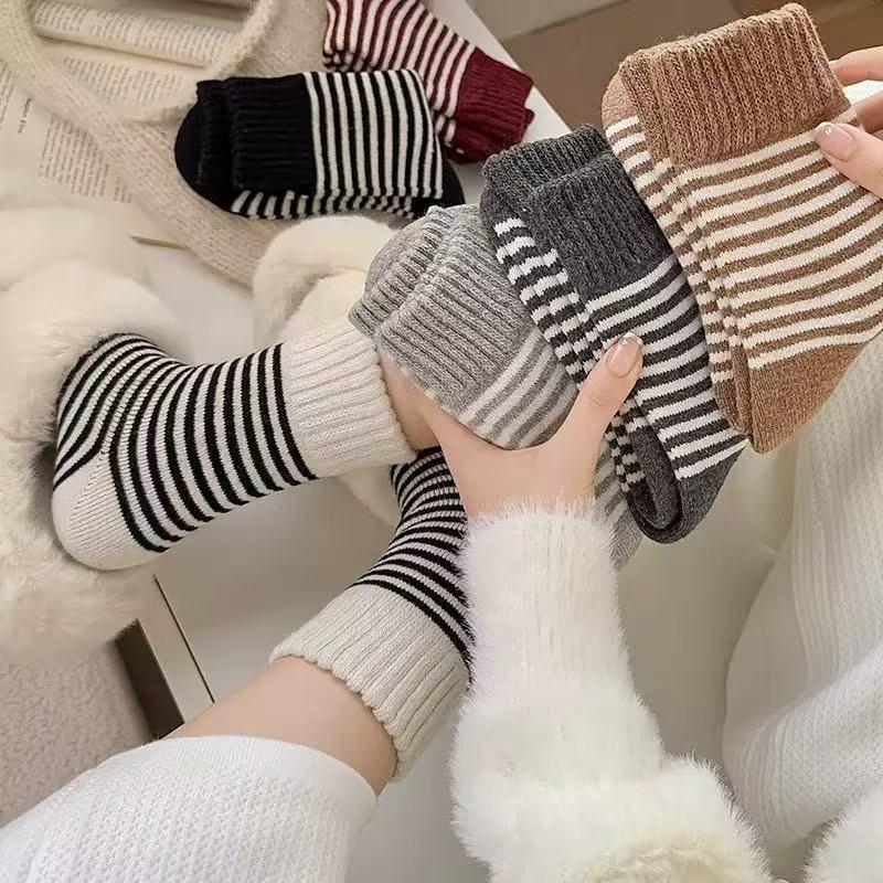 Extra Thick Fleece Lined Women's Wool Socks - Mid-Calf Length, Perfect for Autumn, Winter, Postpartum, Sleep, and Floor Wear