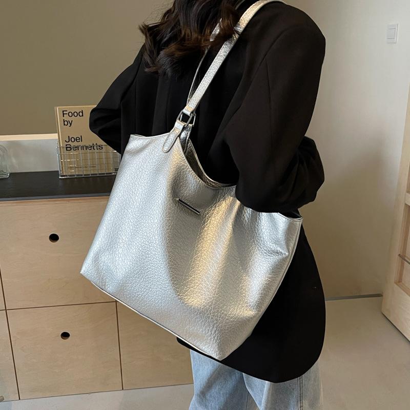 Vintage handbag bag high-end large-capacity women's bag 2025 new simple commuter bag fashionable shoulder underarm bag