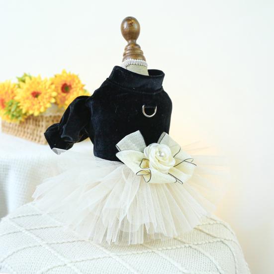 Šaty pro domácí mazlíčky Stylové svatební šaty pro psa s 3D dekorací květin a mašle Síťované sestřihy Šaty pro psí princeznu Potřeby pro domácí mazlíčky