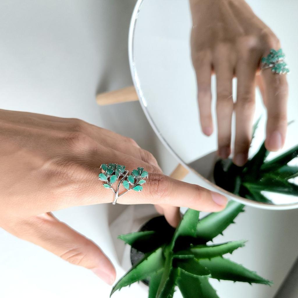 Серебряное кольцо с натуральным изумрудом 3.31ct, вес изделия 5,74 гр (2163527)