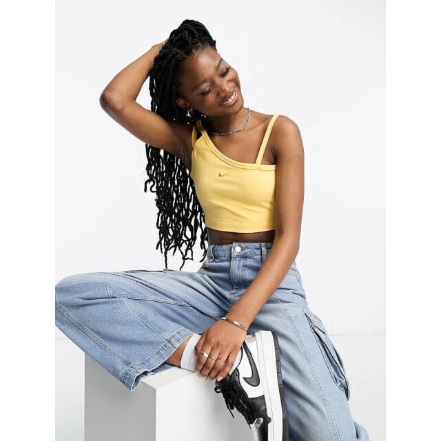 

Топ с симметричной геометрией Nike Everyday Modern из золотистого топаза