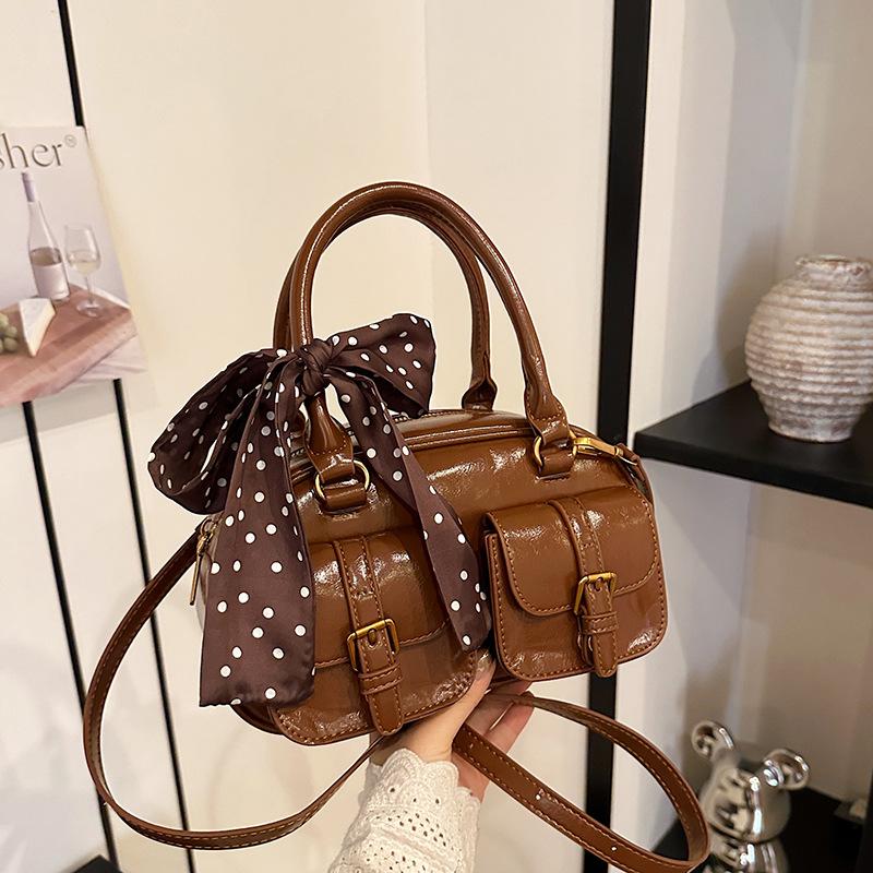 Popular Small Bag Women's New Portable Pillow Bag Red Retro Commuter Versatile Messenger Bag